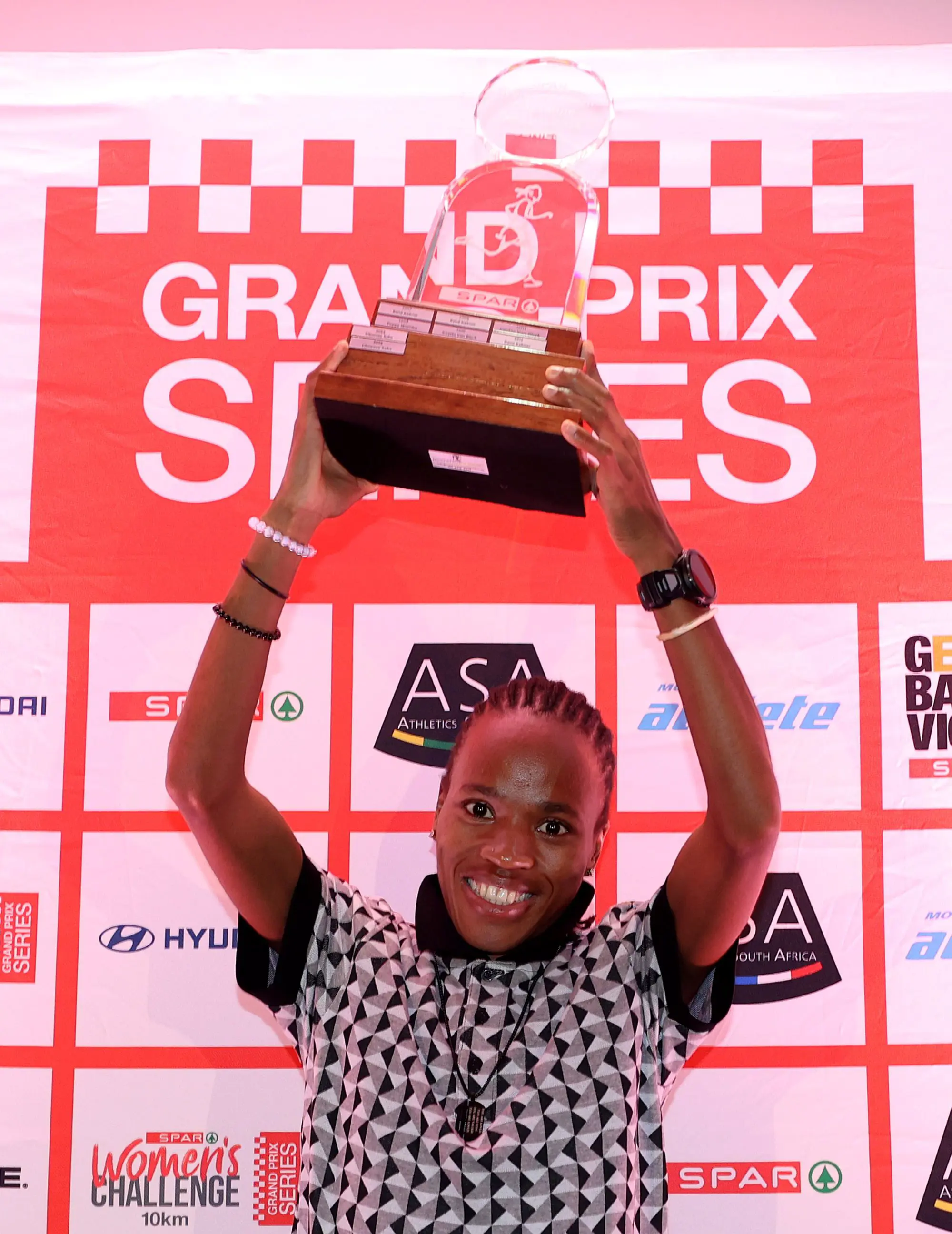 Glenrose Xaba won big at the Spar Women’s 10km Awards Ceremony held in Johannesburg on Tuesday, 11 November 2025. Picture: Supplied. Glenrose Xaba won big at the Spar Women’s 10km Awards Ceremony held in Johannesburg on Tuesday, 11 November 2025. Picture: Supplied.