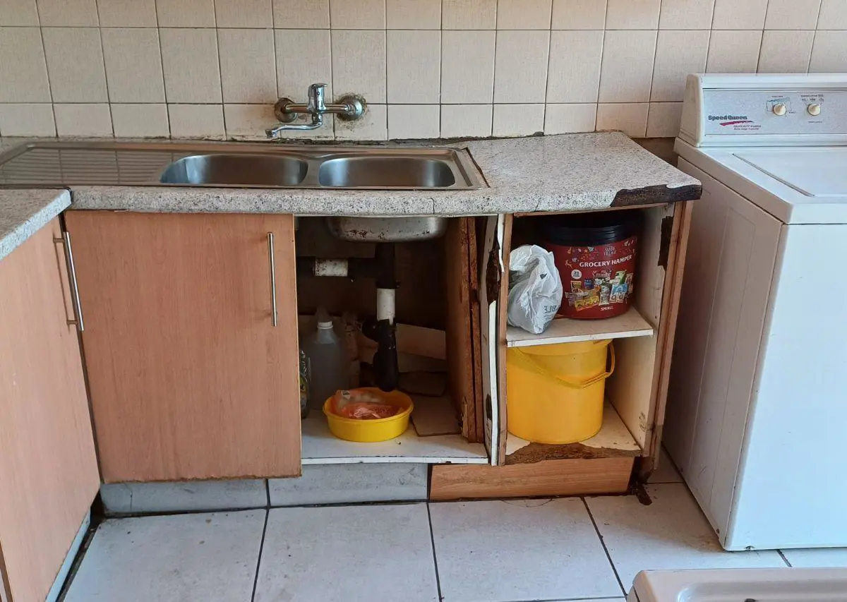 Thuthuzela Aid Centre's kitchen has seen better days. The orphanage cares indiscriminately for any child in need. Picture: Dominic Majola/Eyewitness News Thuthuzela Aid Centre's kitchen has seen better days. The orphanage cares indiscriminately for any child in need. Picture: Dominic Majola/Eyewitness News