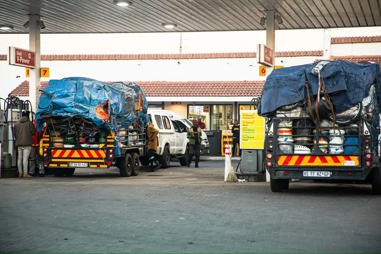 IN PICS: Relative calm at Beitbridge Border Post as thousands leave for Zim