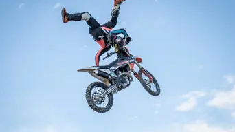 US rider crowned as FMX action thrills sold-out Johannesburg crowd US rider crowned as FMX action thrills sold-out Johannesburg crowd