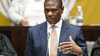Paul Mashatile to face R10k fine for not declaring diamond gift to his wife from Louis Liebenberg Paul Mashatile to face R10k fine for not declaring diamond gift to his wife from Louis Liebenberg