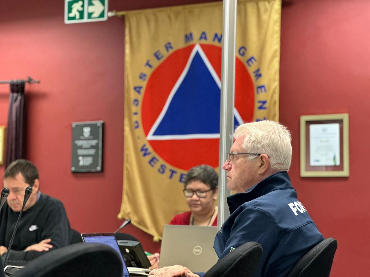 Amid storm, WC's Winde urges visitors to Overberg, Helderberg & Winelands to stay in accommodation - Vimarsana News