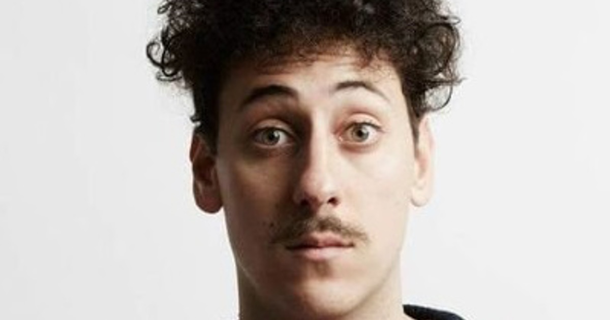 Finding the funny in divorce: Catch Schalk Bezuidenhout's 'Hey Hey Divorcé' on tour