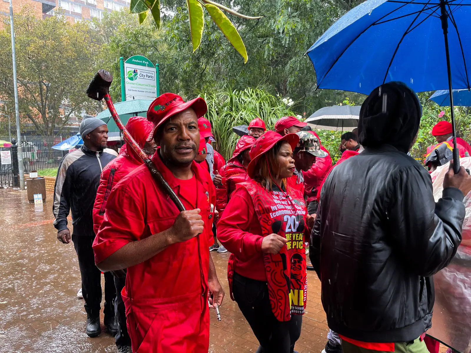 Economic Freedom Fighters (EFF) members marched to Joburg Water to demand an end to water shedding on Monday, 3 March 2025. Picture: Simphiwe Nkosi/Eyewitness News Economic Freedom Fighters (EFF) members marched to Joburg Water to demand an end to water shedding on Monday, 3 March 2025. Picture: Simphiwe Nkosi/Eyewitness News