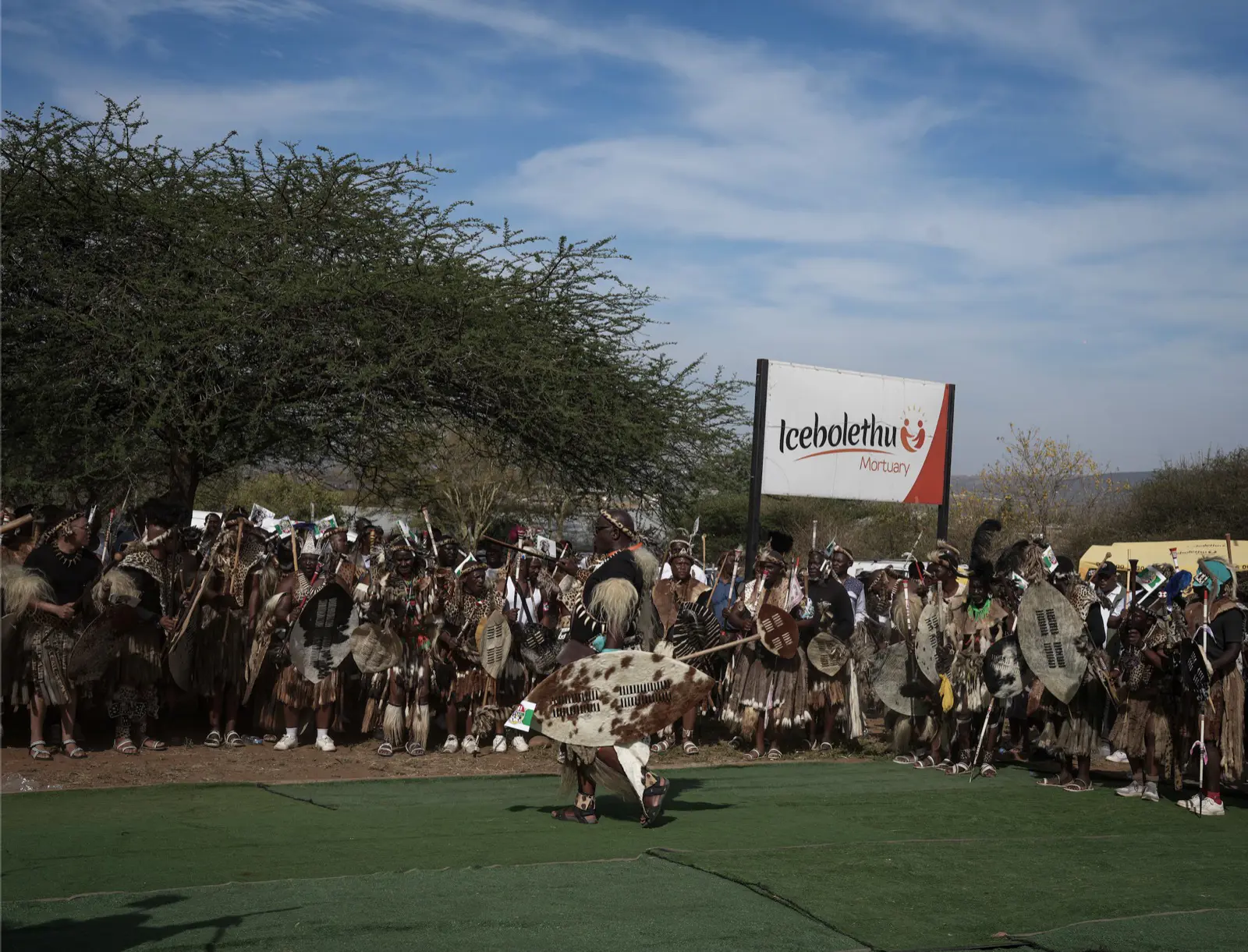 Buthelezi’s loved ones, his political party - the Inkatha Freedom Party (IFP) and Amabutho collected his remains from a local mortuary in Ulundi and escorted them to his home on 15 September 2023. Picture: Xanderleigh Dookey Makhaza/Eyewitness News Buthelezi’s loved ones, his political party - the Inkatha Freedom Party (IFP) and Amabutho collected his remains from a local mortuary in Ulundi and escorted them to his home on 15 September 2023. Picture: Xanderleigh Dookey Makhaza/Eyewitness News