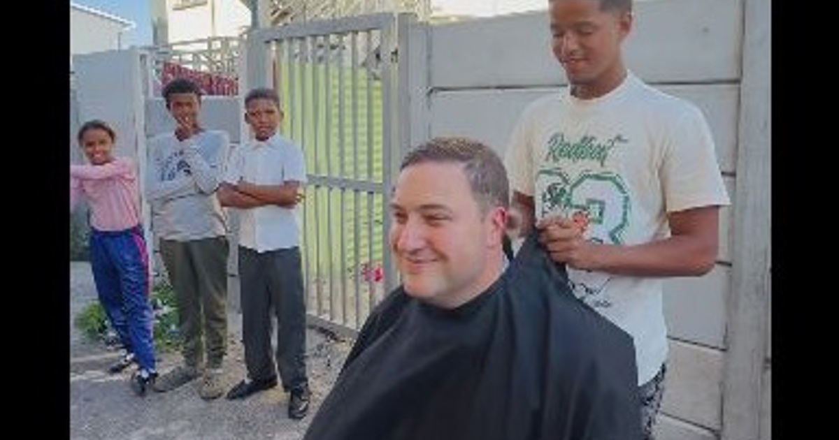 WATCH: CPT Mayor scores community points with open-air haircut on Cape ...