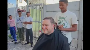 WATCH: CPT Mayor scores community points with open-air haircut on Cape Flats WATCH: CPT Mayor scores community points with open-air haircut on Cape Flats