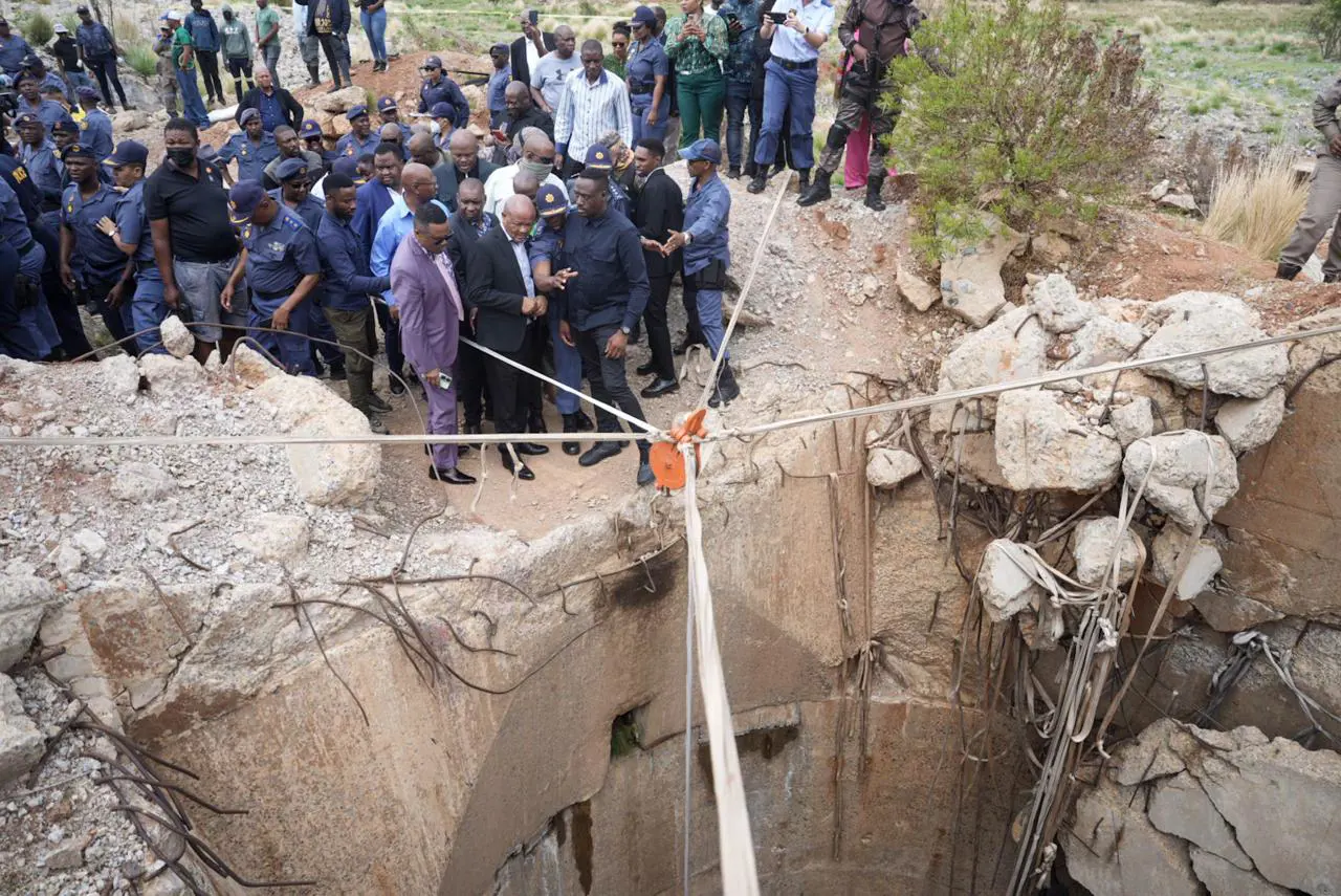 Police Minister Senzo Mchunu arrives in Stilfontein to address illegal miners underground, 15 November 2024. Picture: Jacques Nelles/Eyewitness News Police Minister Senzo Mchunu arrives in Stilfontein to address illegal miners underground, 15 November 2024. Picture: Jacques Nelles/Eyewitness News