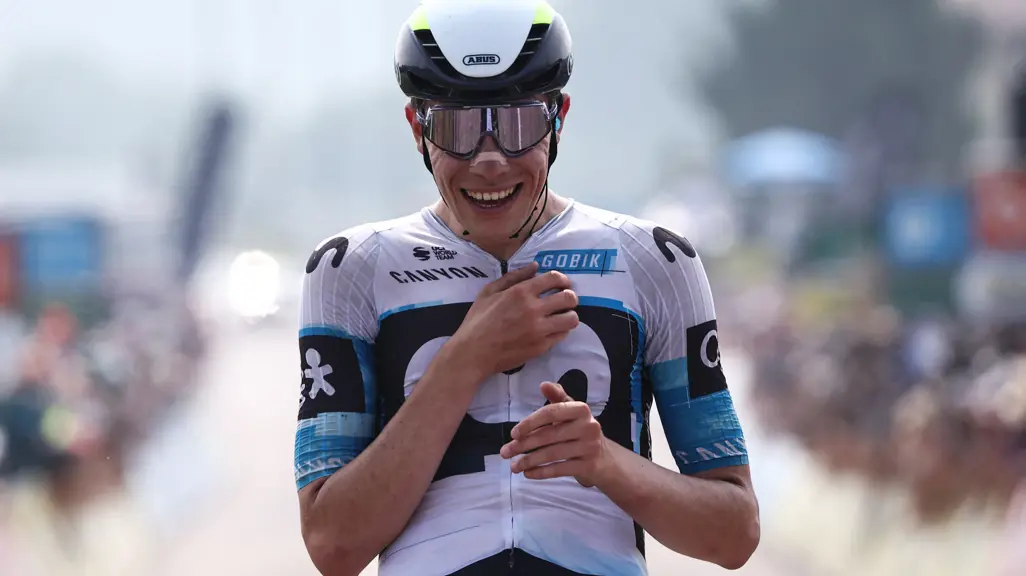 Romeo wins Dauphine third stage to take yellow