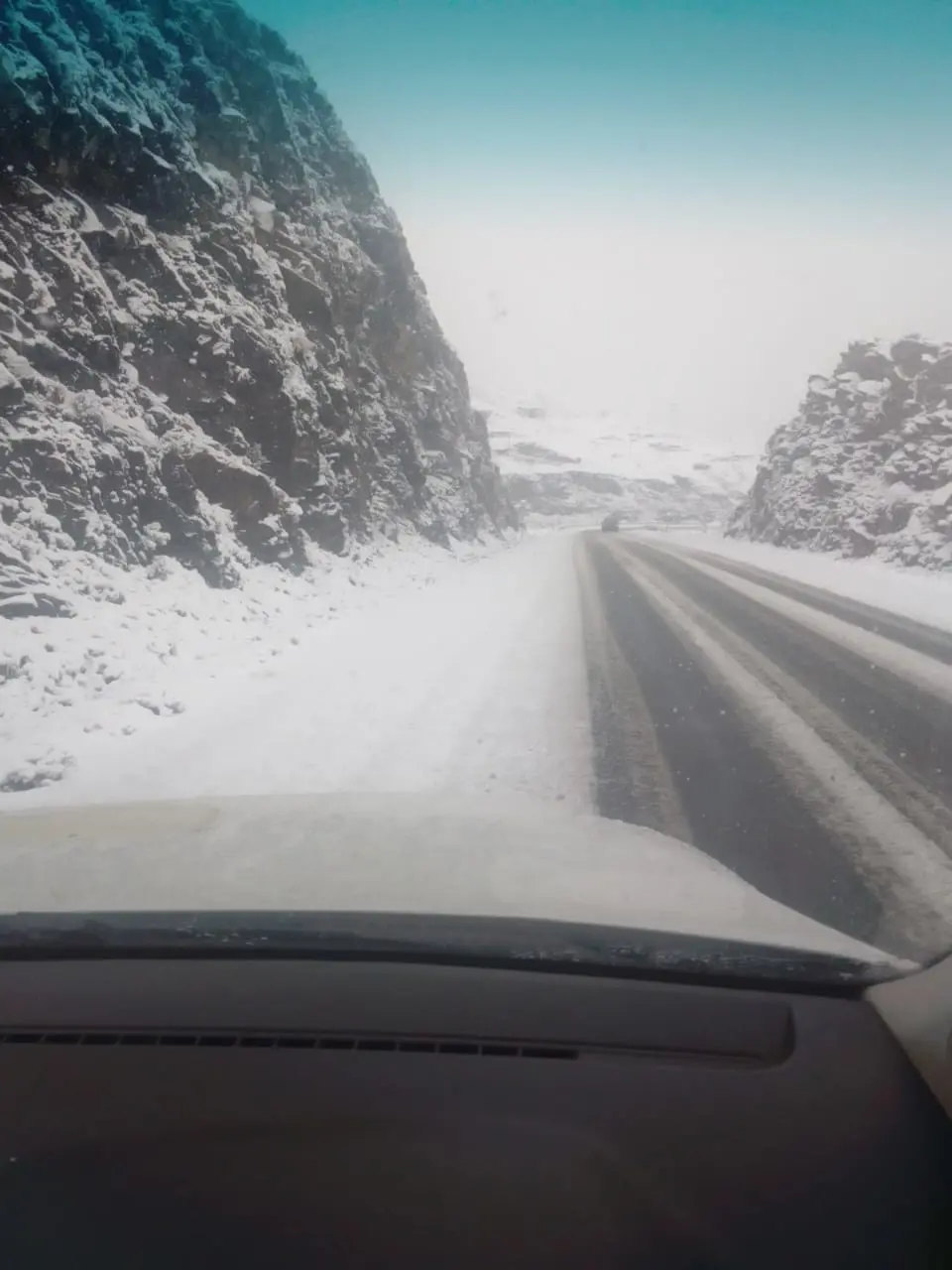 Snow falls in the Eastern Cape, 20 September 2024. Picture: Supplied/Eastern Cape Department of Transport Snow falls in the Eastern Cape, 20 September 2024. Picture: Supplied/Eastern Cape Department of Transport