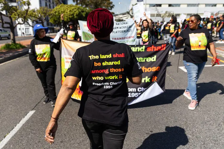The marchers said a plot of land would give women a chance to be independent. Picture: GroundUp News The marchers said a plot of land would give women a chance to be independent. Picture: GroundUp News