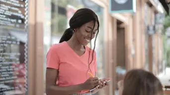 Tips belong to waiters, not restaurants – industry expert clarifies Tips belong to waiters, not restaurants – industry expert clarifies