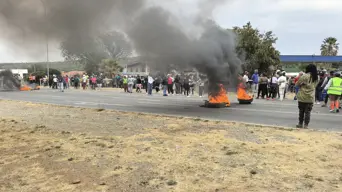Police fire rubber bullets at protesting Kokosi residents Police fire rubber bullets at protesting Kokosi residents