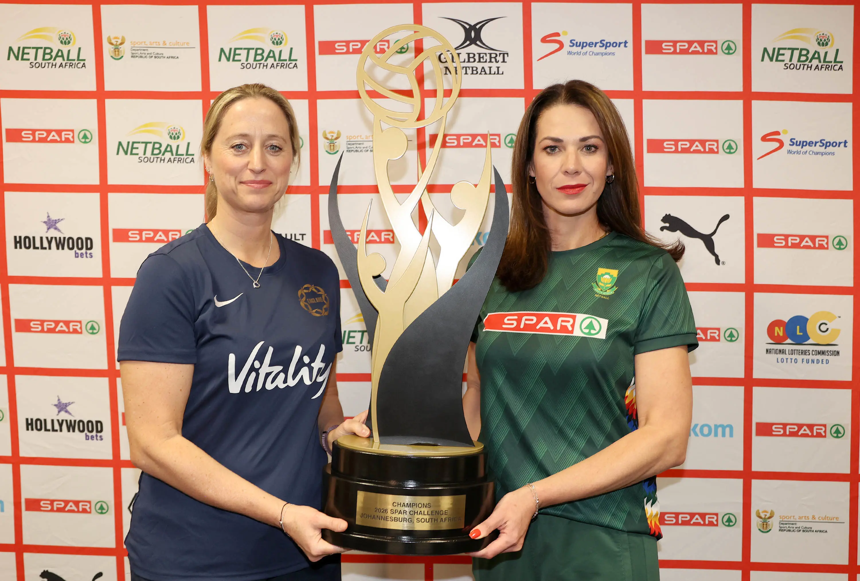 The rivalry between the SPAR Proteas and England’s Vitality Roses will be reignited when the SPAR Challenge netball series gets underway at the Ellis Park Arena in the City of Johannesburg on Thursday. Picture: Netball SA. The rivalry between the SPAR Proteas and England’s Vitality Roses will be reignited when the SPAR Challenge netball series gets underway at the Ellis Park Arena in the City of Johannesburg on Thursday. Picture: Netball SA.