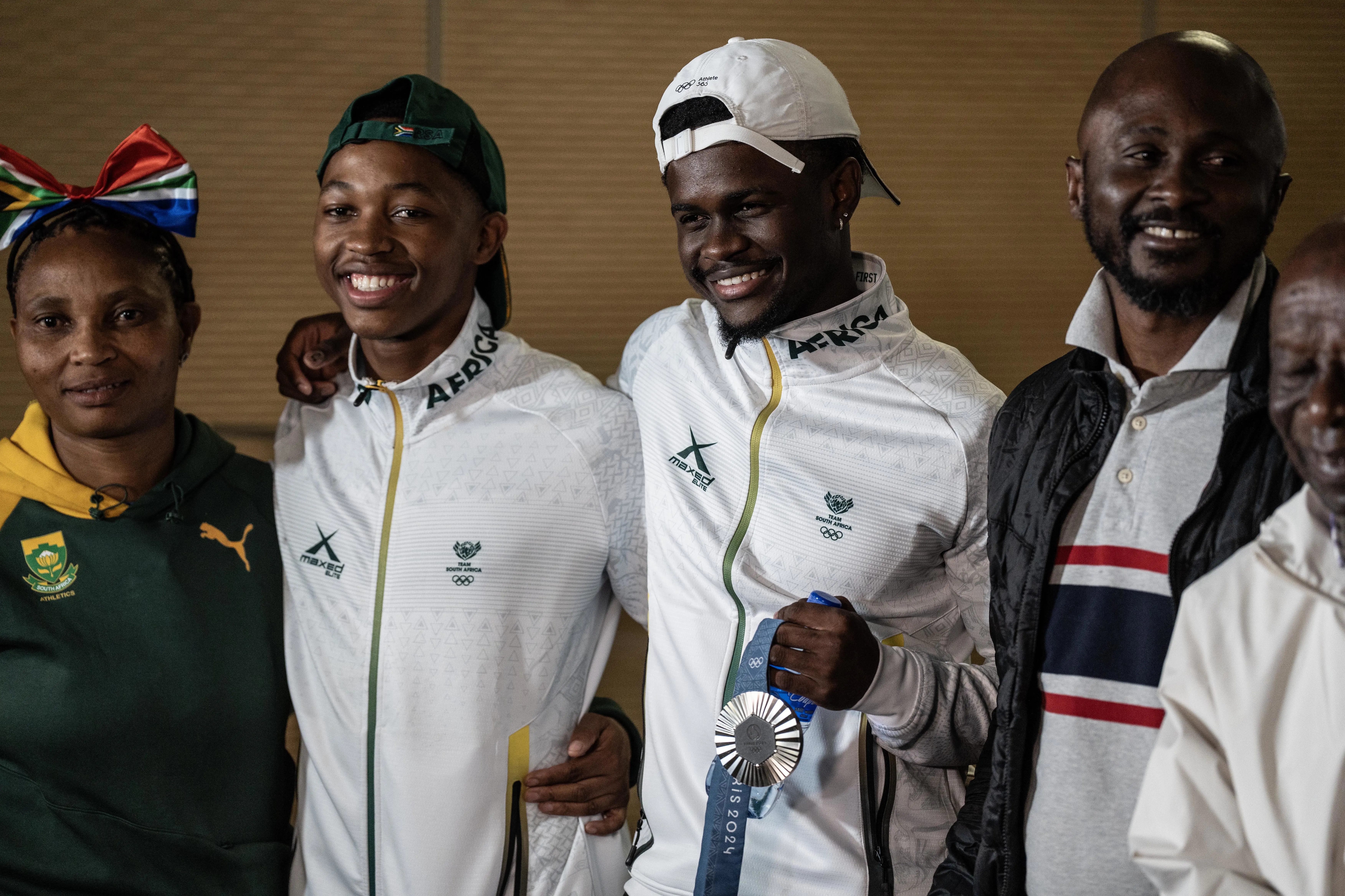 Silver Olympic medallists Bayanda Walaza and Bradley Nkoana at OR Tambo International Airport. Photo: Jacques Nelles/Eyewitness News Silver Olympic medallists Bayanda Walaza and Bradley Nkoana at OR Tambo International Airport. Photo: Jacques Nelles/Eyewitness News