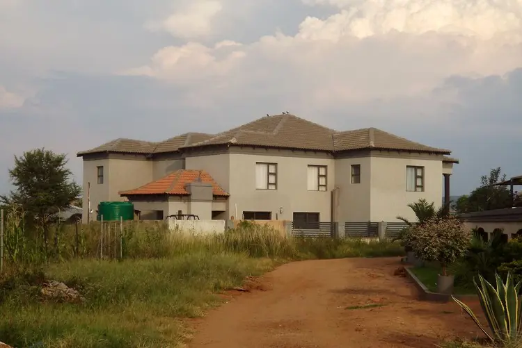 Leeuwfontein may look like a suburb being developed, but it is in fact an informal settlement. Picture: Warren Mabona/GroundUp Leeuwfontein may look like a suburb being developed, but it is in fact an informal settlement. Picture: Warren Mabona/GroundUp
