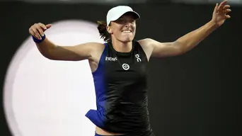 Swiatek and Anisimova battle to be new queen of Wimbledon Swiatek and Anisimova battle to be new queen of Wimbledon