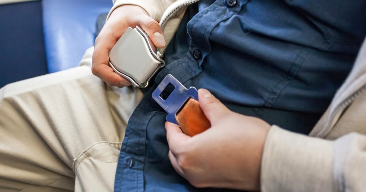 'Sandwich seats' are the latest hack in economy travel