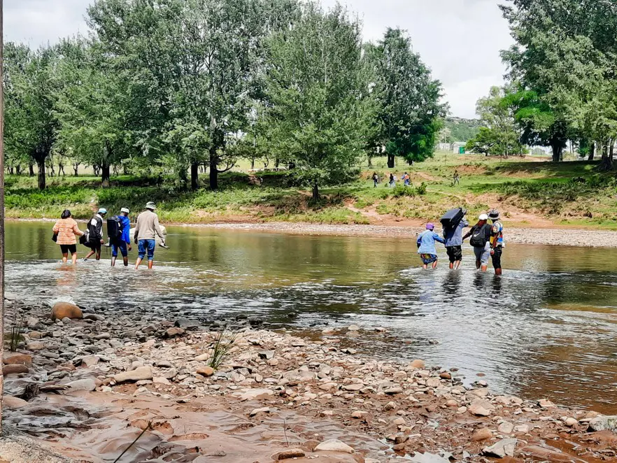 South Africa’s Border Management Authority says more than 300 undocumented migrants had been deported at Maseru and Ficksburg border posts. At least 100 people attempting to re-enter South Africa illegally were arrested earlier this month. Picture: Sechaba Mokhethi/@GroundUp News South Africa’s Border Management Authority says more than 300 undocumented migrants had been deported at Maseru and Ficksburg border posts. At least 100 people attempting to re-enter South Africa illegally were arrested earlier this month. Picture: Sechaba Mokhethi/@GroundUp News