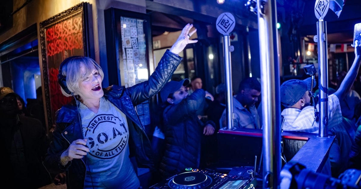 WATCH: From potholes to spinning the decks, Zille's unconventional ...