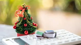 Rein in festive spending to avoid Januworry - warns financial advisor Rein in festive spending to avoid Januworry - warns financial advisor