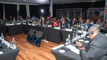 Some trade unions warn G20 govts to avoid reneging on promises to reform labour policy Some trade unions warn G20 govts to avoid reneging on promises to reform labour policy