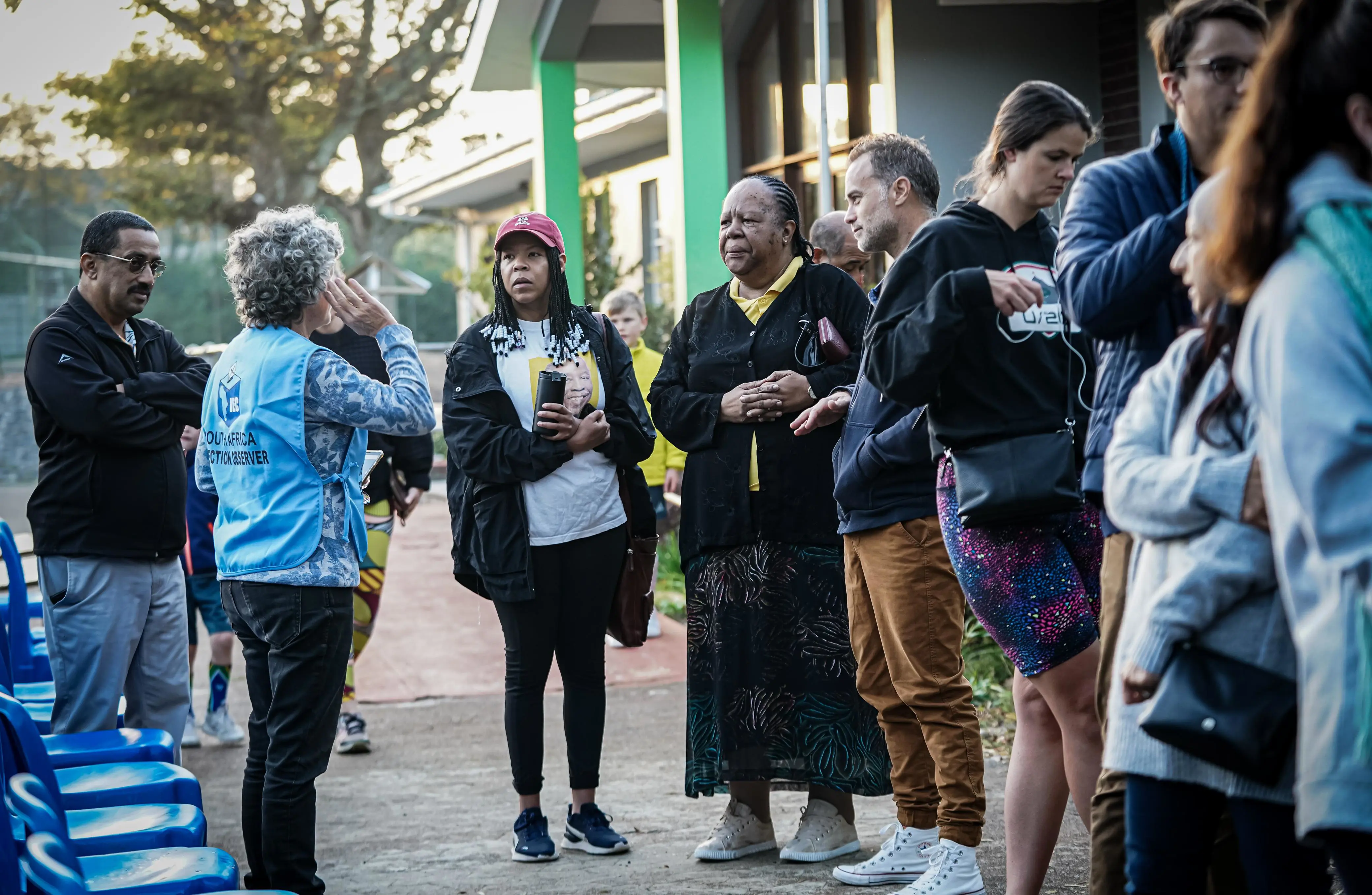 Minister of International Relations and Cooperation of South Africa Naledi Pandor being addressed by the IEC official after she insisted to wait in the line like any other citizen at Rosebank Junior School, on May 29, 2024 in Cape Town, South Africa. Picture: Skhu Nkomphela/Eyewitness News Minister of International Relations and Cooperation of South Africa Naledi Pandor being addressed by the IEC official after she insisted to wait in the line like any other citizen at Rosebank Junior School, on May 29, 2024 in Cape Town, South Africa. Picture: Skhu Nkomphela/Eyewitness News