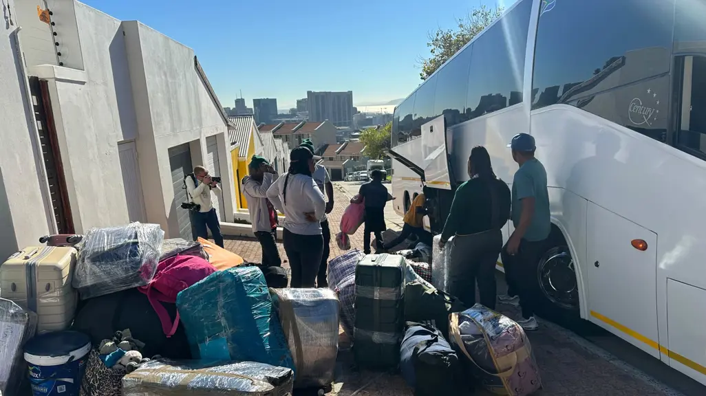 Cape Town to Zimbabwe: 300 nationals repatriated back home