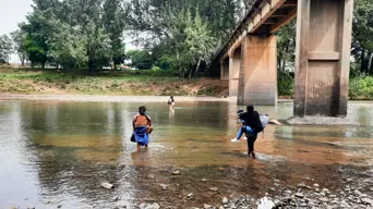Mohale’s Hoek bottleneck leaves thousands stranded, pushing migrant workers into illegal border crossings Mohale’s Hoek bottleneck leaves thousands stranded, pushing migrant workers into illegal border crossings
