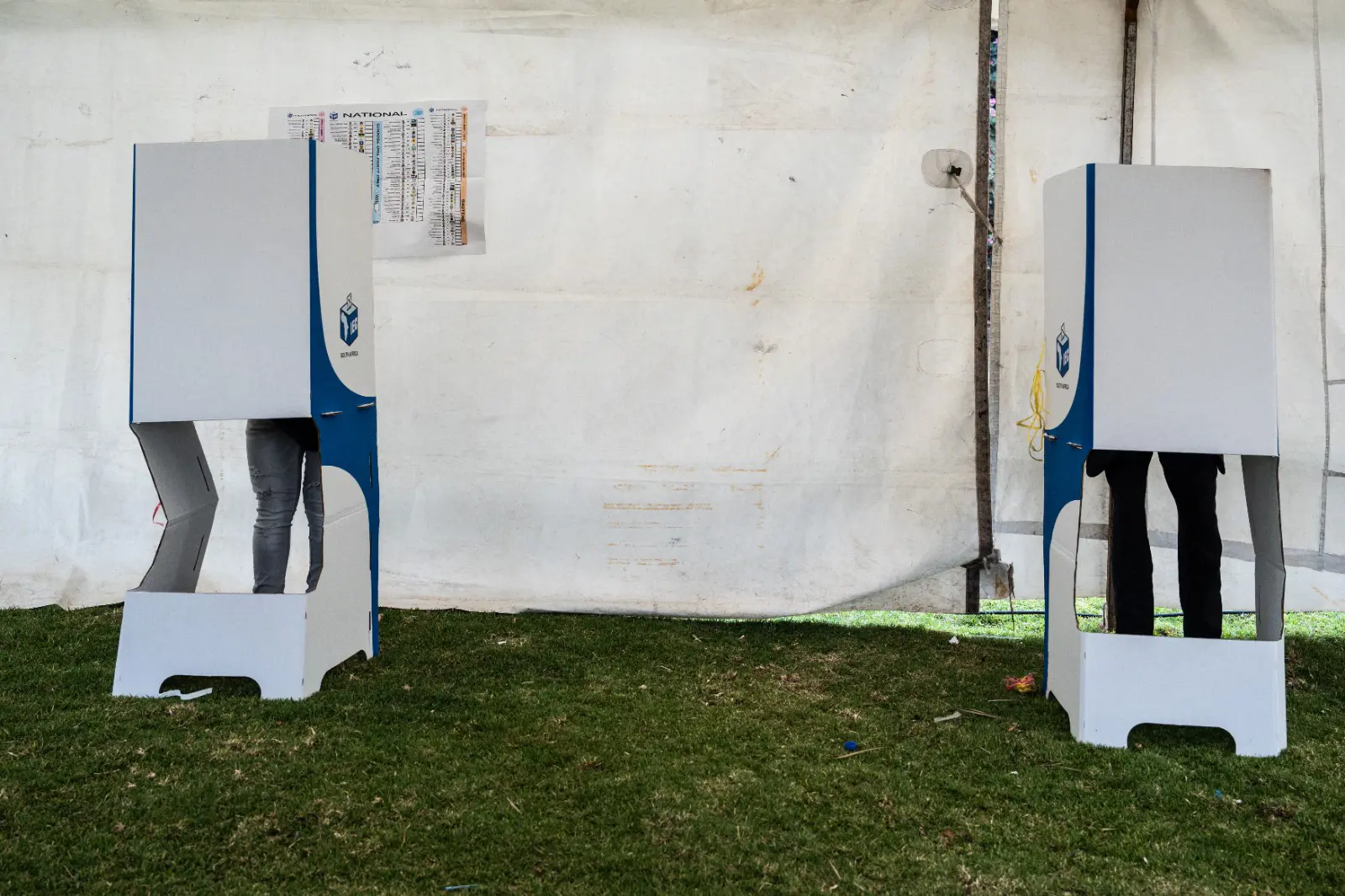 Voters cast their ballots at Joubert Par, Johannesburg on 29 May 2024. Picture: Kayleen Morgan/Eyewitness News Voters cast their ballots at Joubert Par, Johannesburg on 29 May 2024. Picture: Kayleen Morgan/Eyewitness News