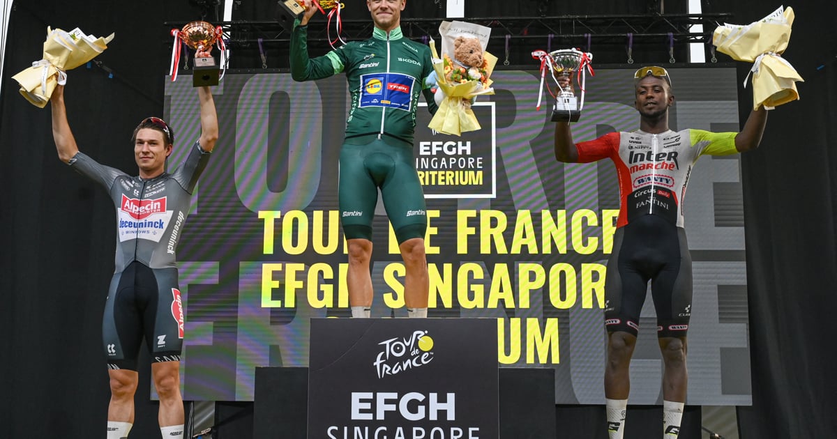 Jonathan Milan wins wet Tour de France Singapore Criterium