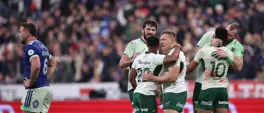 Fourteen-man Springboks fight back to beat France Fourteen-man Springboks fight back to beat France