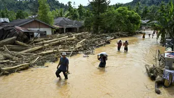 Indonesia flood death toll passes 1,000: rescuers Indonesia flood death toll passes 1,000: rescuers