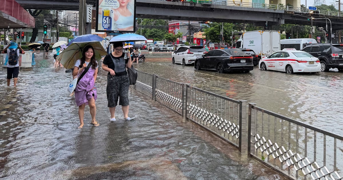 Canals full, roads submerged as Bangkok declares flood disaster - EWN