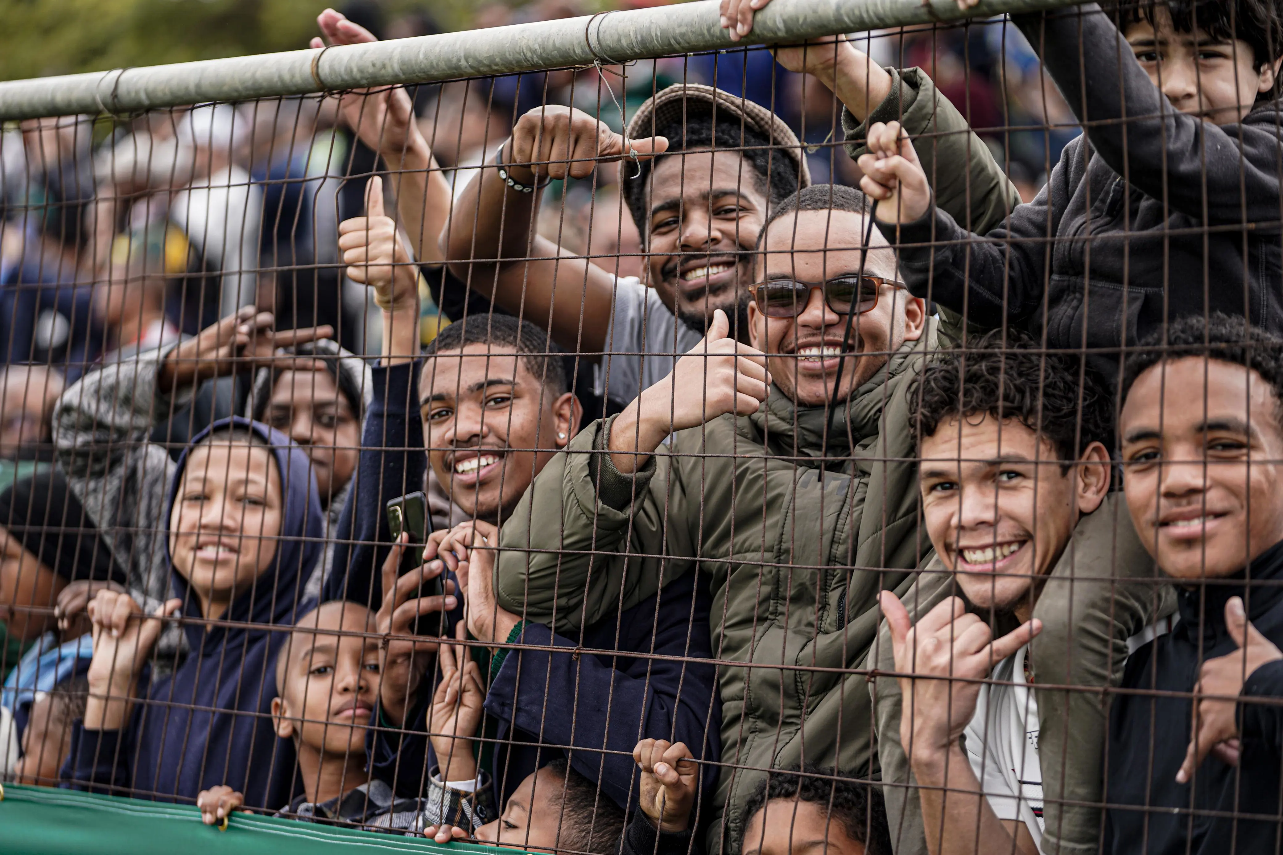 Belhar fans watch the Springboks train on Wednesday, 20 August 2025. Picture: Kayleen Morgan/EWN. Belhar fans watch the Springboks train on Wednesday, 20 August 2025. Picture: Kayleen Morgan/EWN.