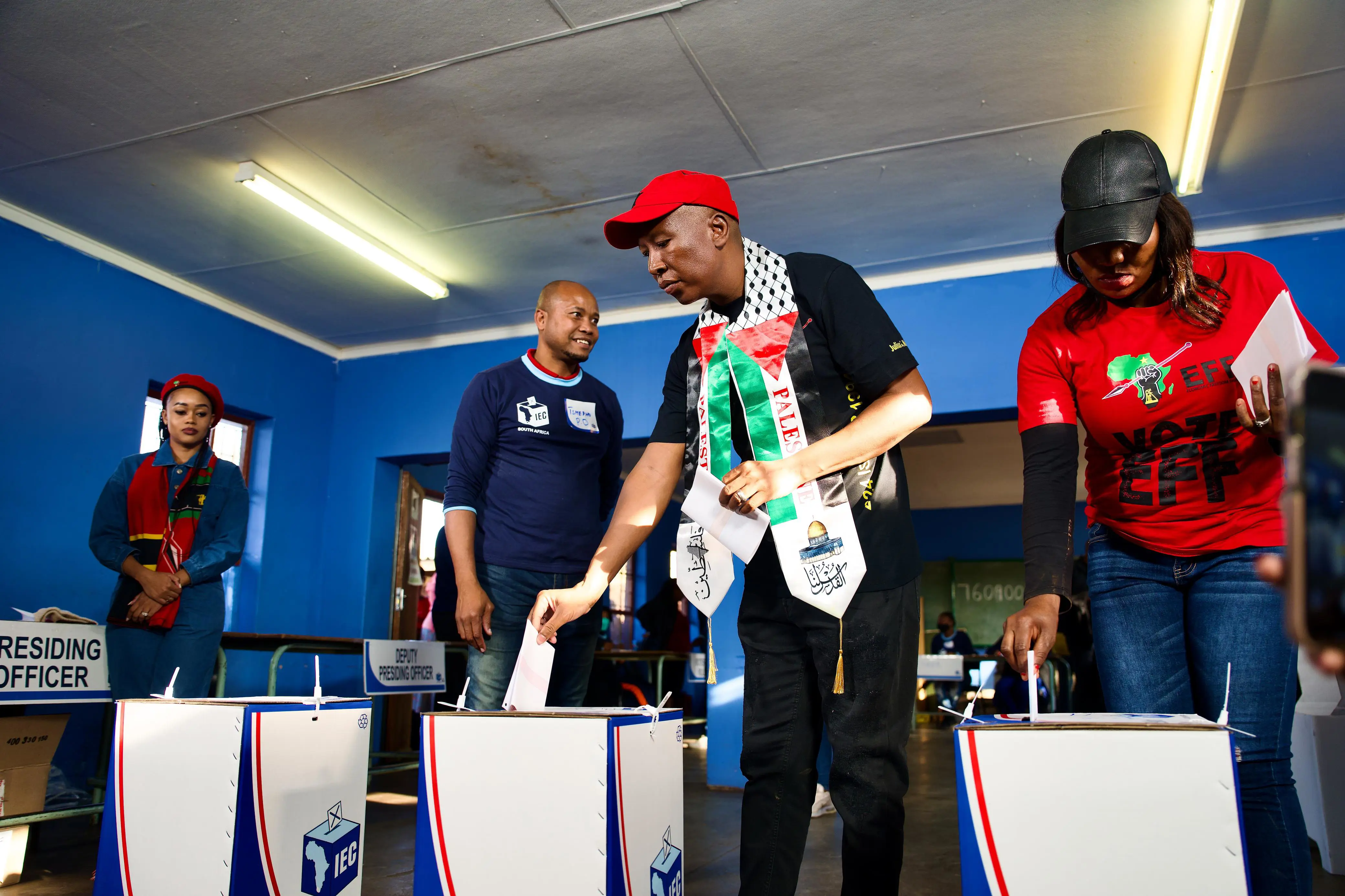 EFF leader Julius Malema cast his vote in Seshego, Limpopo on 29 May 2024, after queueing for more than four hours. Picture: Katlego Jiyane/Eyewitness News EFF leader Julius Malema cast his vote in Seshego, Limpopo on 29 May 2024, after queueing for more than four hours. Picture: Katlego Jiyane/Eyewitness News