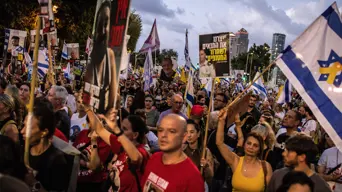 Israeli protesters demand hostage deal as cabinet meets Israeli protesters demand hostage deal as cabinet meets