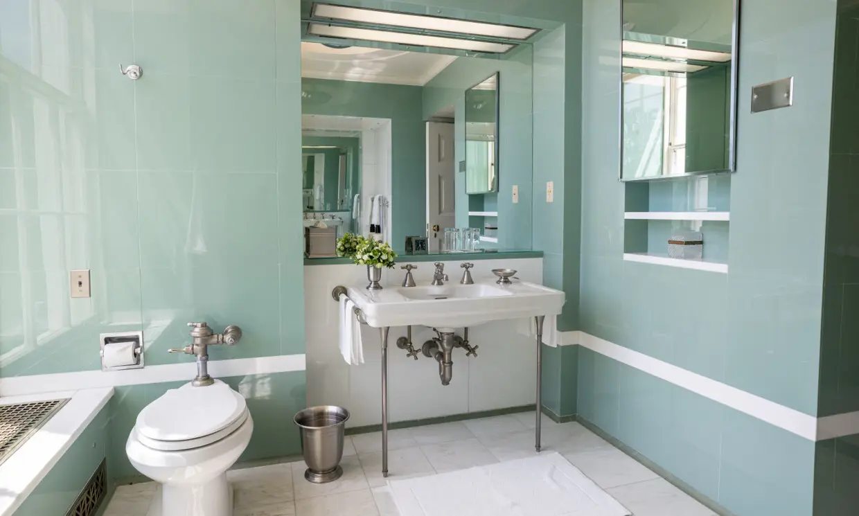 An image of the Lincoln Bathroom pre-renovation, shared by Donald Trump on Truth Social An image of the Lincoln Bathroom pre-renovation, shared by Donald Trump on Truth Social