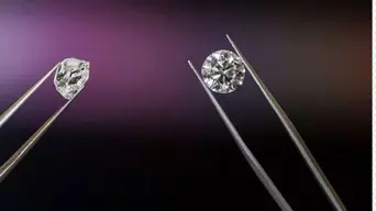 Angola looks to buy strategic stake in De Beers Angola looks to buy strategic stake in De Beers