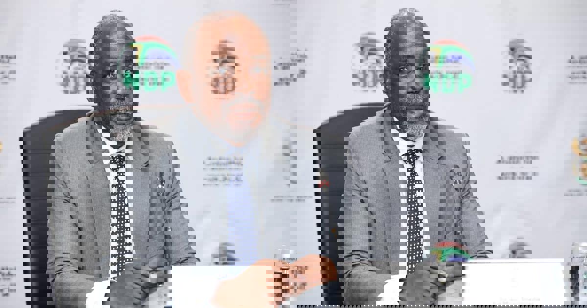 Menzi Simelane defends himself in bid to return to helm of NPA