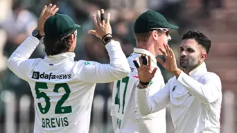 Maharaj takes seven as Proteas dismiss Pakistan for 333 Maharaj takes seven as Proteas dismiss Pakistan for 333