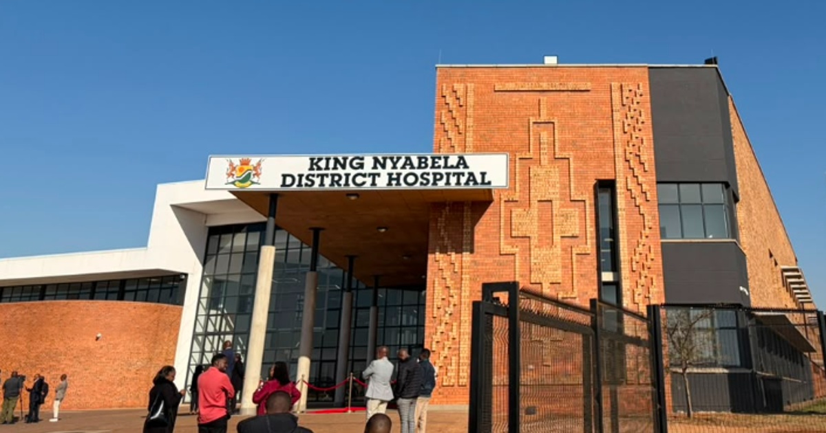 Ramaphosa eröffnet offiziell das King Nyabela Krankenhaus in Mpumalanga