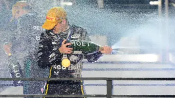 Verstappen wins big in Vegas with McLarens disqualified Verstappen wins big in Vegas with McLarens disqualified