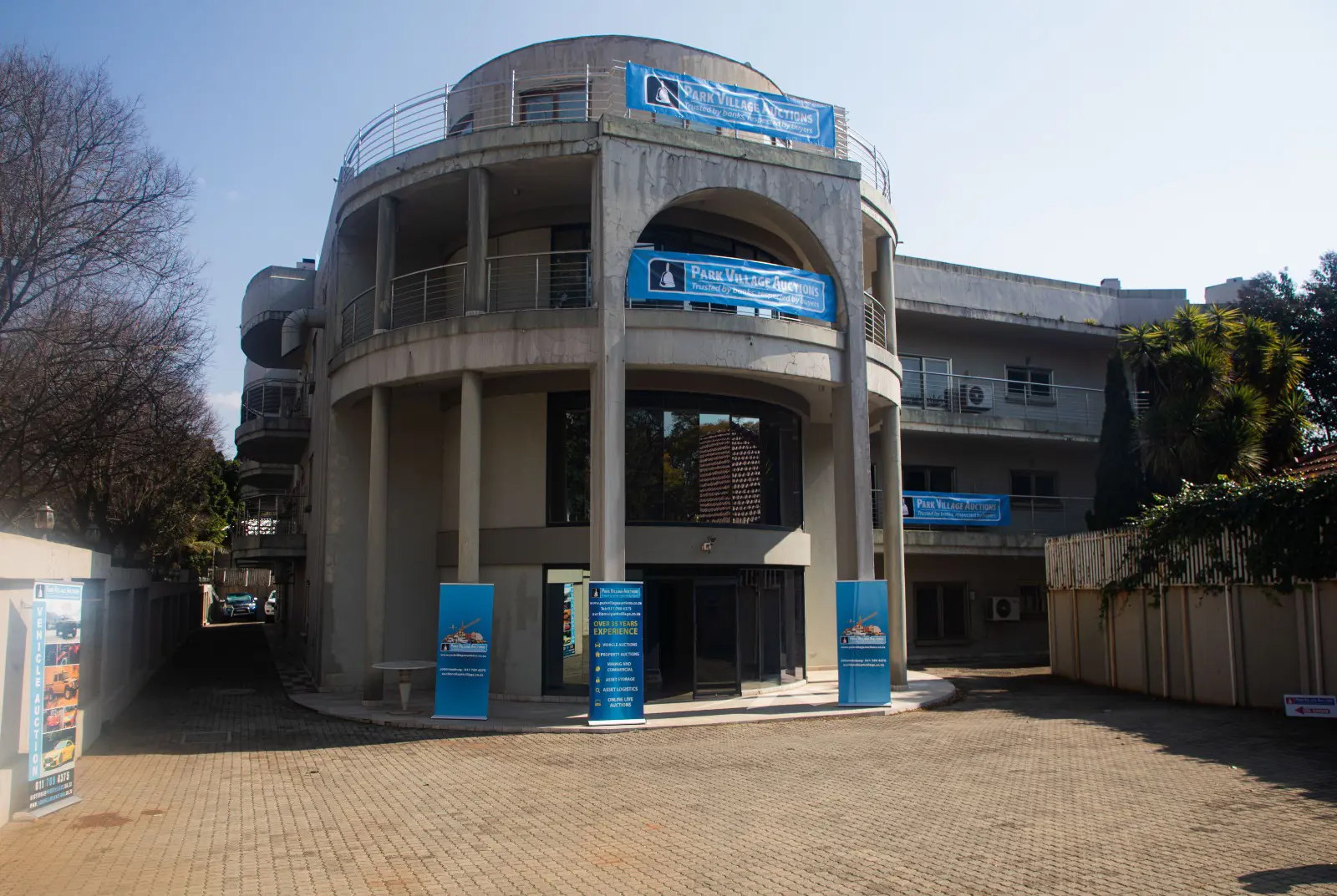 An auction to sell off the Gupta brothers' seized Saxonwold properties was held on 24 July 2025. Picture: Simphiwe Nkosi/EWN An auction to sell off the Gupta brothers' seized Saxonwold properties was held on 24 July 2025. Picture: Simphiwe Nkosi/EWN