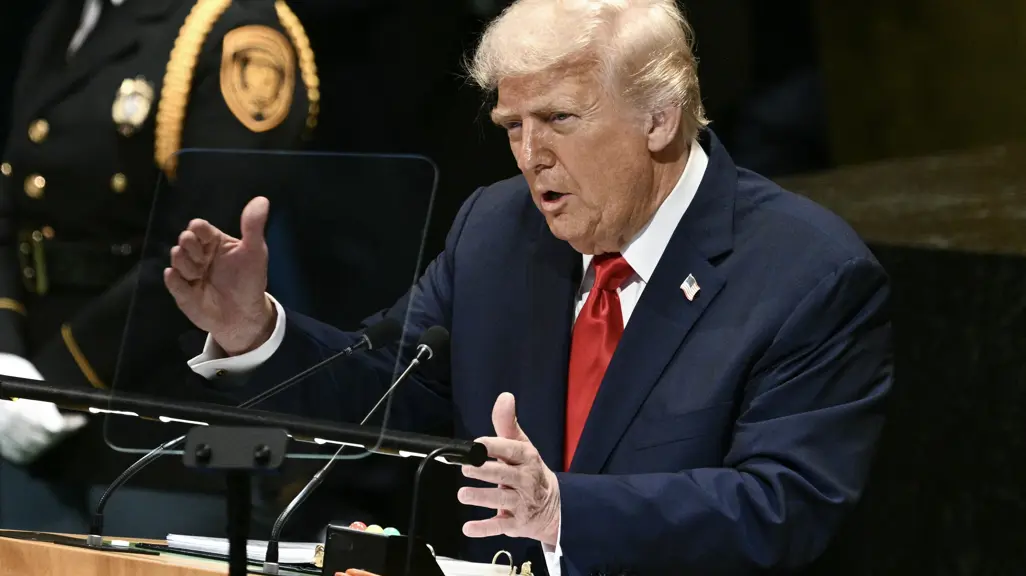 Trump mocks UN on peace and migration in blistering return