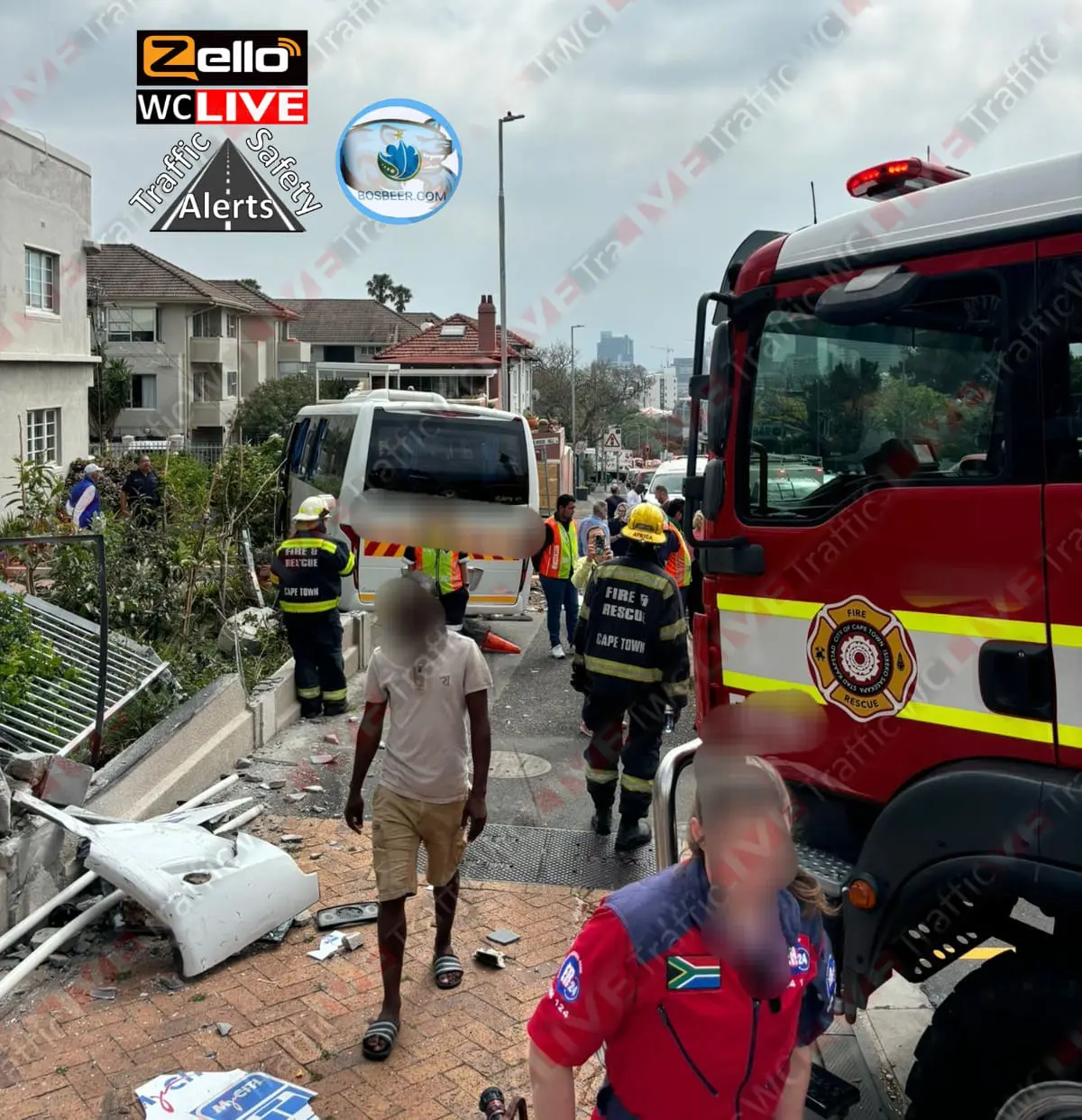 Tour bus crashes on Kloof Nek Rd. Image - WC Live Traffic & Safety Reports on Facebook Tour bus crashes on Kloof Nek Rd. Image - WC Live Traffic & Safety Reports on Facebook