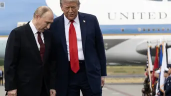 Trump gives Putin 'peace letter' from wife Melania Trump gives Putin 'peace letter' from wife Melania