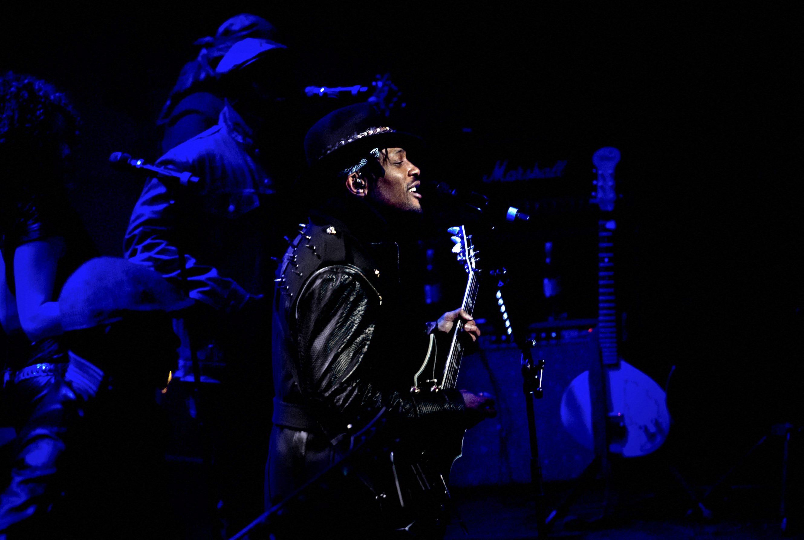 Tributes pouring in for R&B legend D'Angelo: 'Music lives on forever'