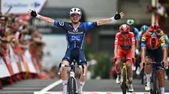 Gaudu pulls away from Vingegaard to take Vuelta stage Gaudu pulls away from Vingegaard to take Vuelta stage