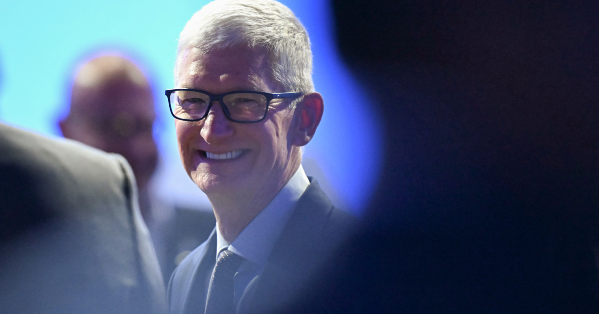 Apple's Tim Cook to step down as CEO after 15-year run